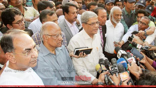কারো উস্কানিতে কান না দিয়ে শান্তিপূর্ণভাবে আন্দোলন পরিচালনার পরামর্শ দিয়েছেন খালেদা জিয়া